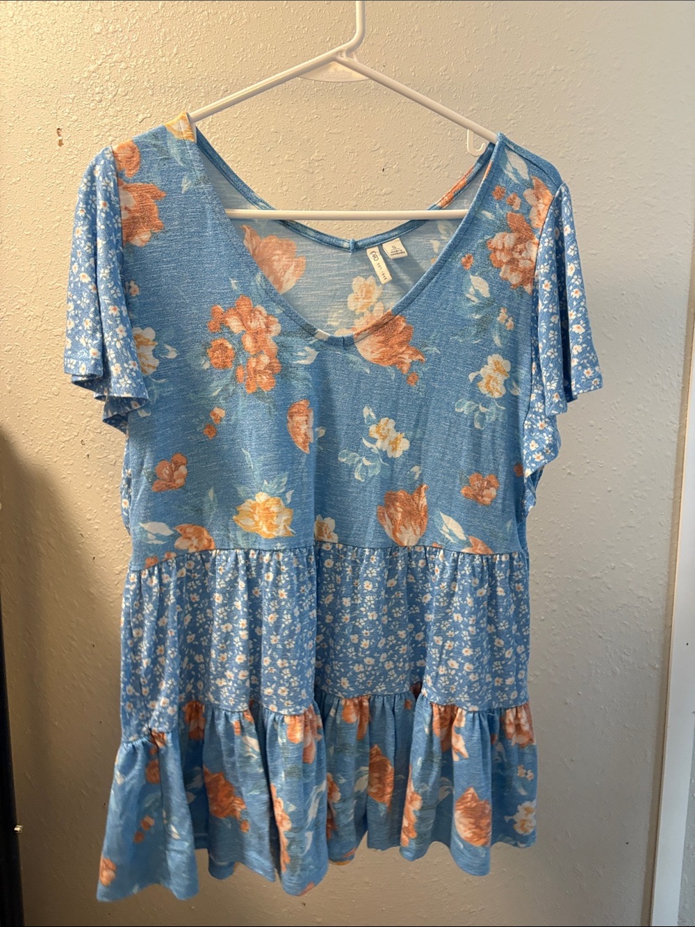 Cato Blue Floral Tiered V-Neck Tunic with Peach Blooms